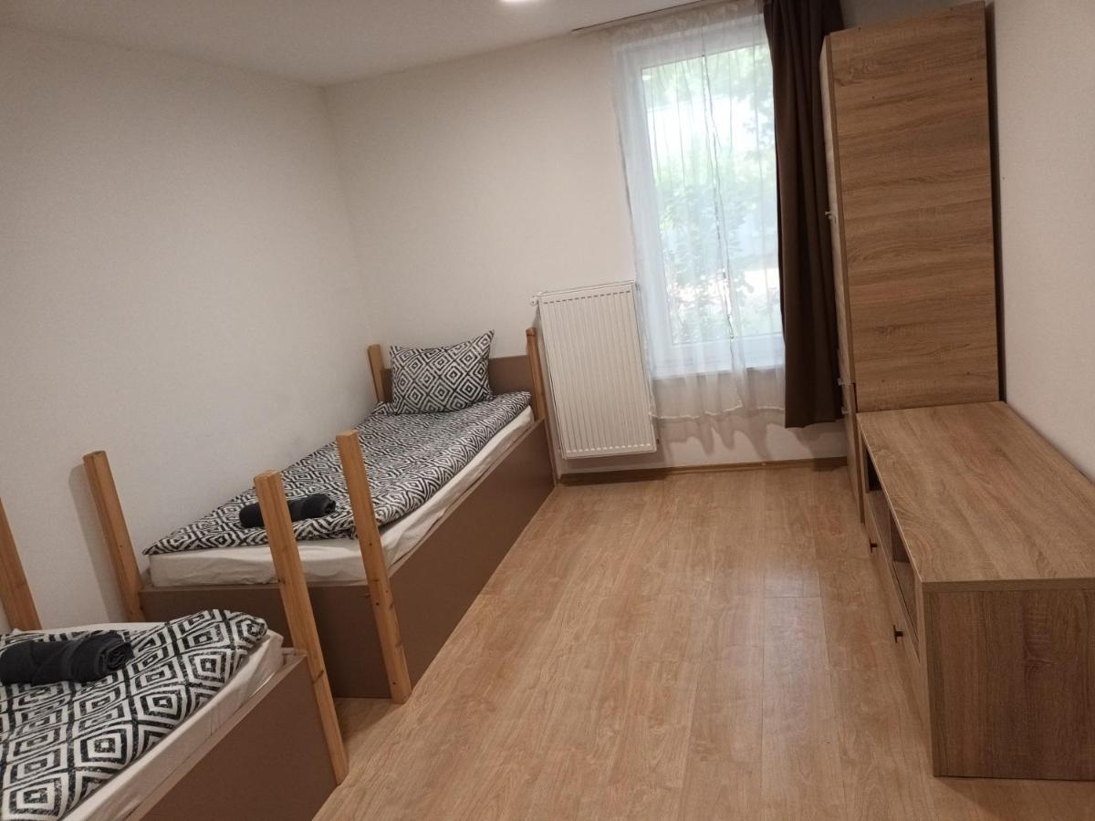 Tiszaliget Apartman Es Szallo Szolnok Exterior photo