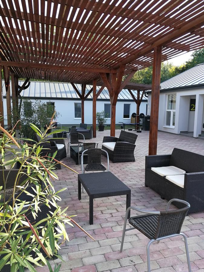 Tiszaliget Apartman Es Szallo Szolnok Exterior photo